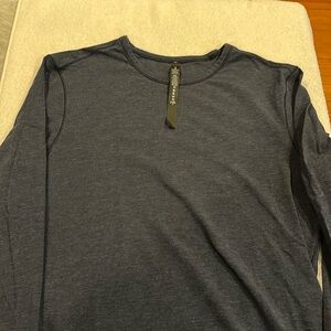 Like new Lululemon long sleeve workout shirt